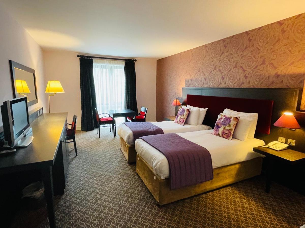 Burren Atlantic Hotel & Holiday Cottages Ballyvaughan Eksteriør billede