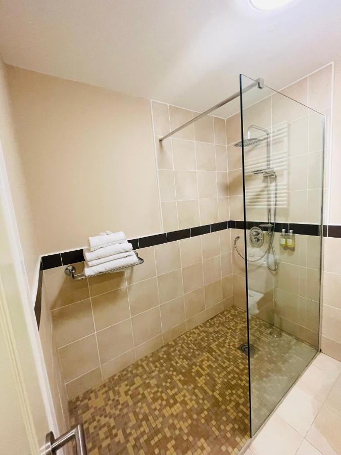 Burren Atlantic Hotel & Holiday Cottages Ballyvaughan Eksteriør billede
